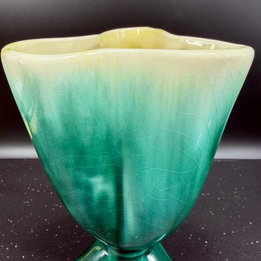 Vintage Green Ombre Crackle Glaze Ceramic Vase Tri Corner Pedestal Planter‎ Vase